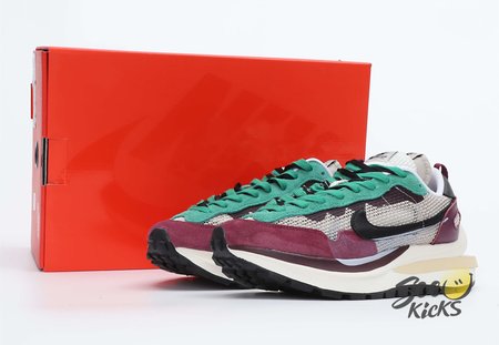 Nike Vaporwaffle x Sacai Villain Red Neptune Green 36-47.5