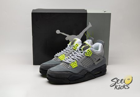 AJ 4 Retro SE "95 Neon" Size 40.5-46